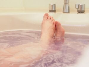 毎日お風呂に入ると幸福度が高くなる？入浴で得られる効果と関係性２